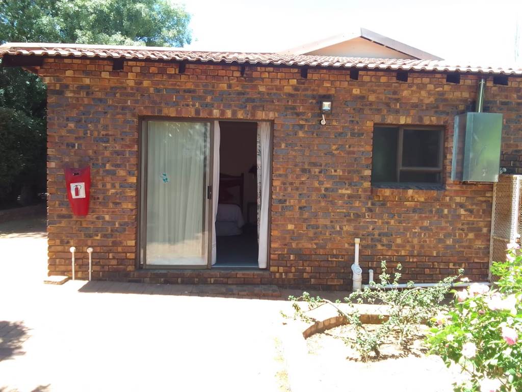 4 Bed Townhouse in Vaal Marina photo number 4