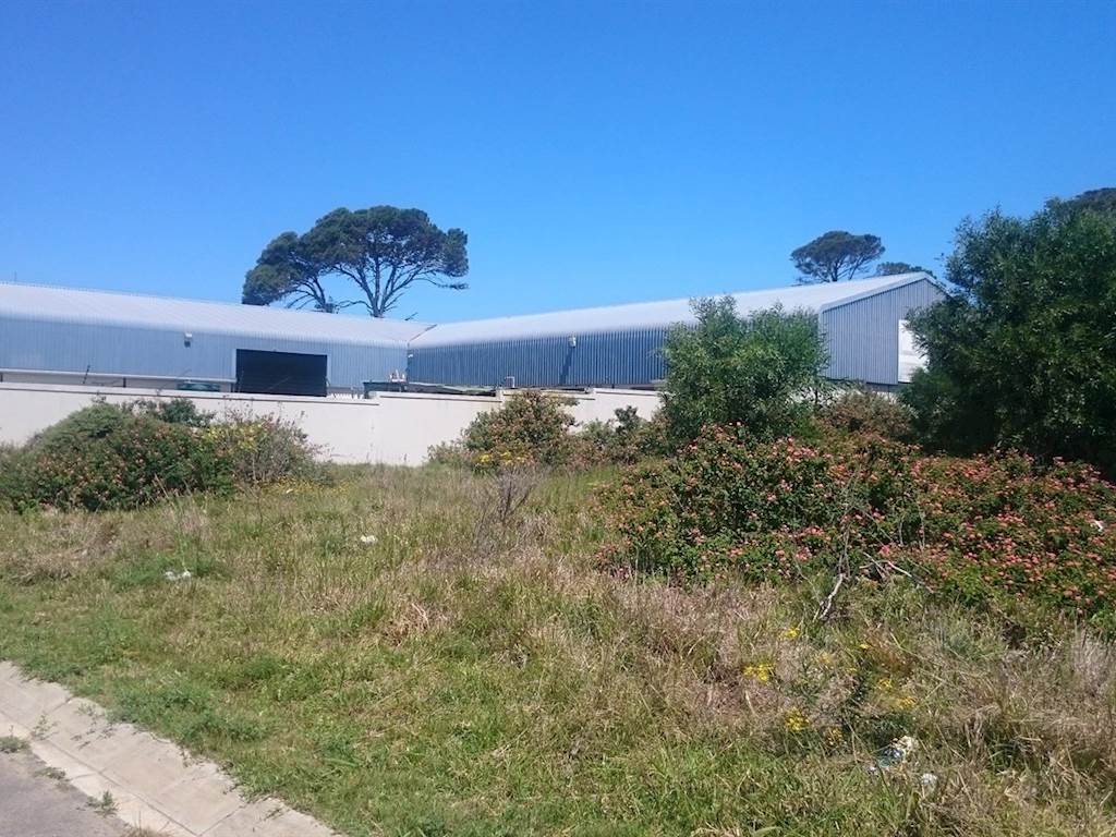 1800 m² Land available in Port Alfred photo number 2