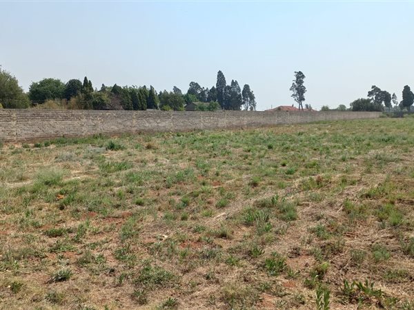 4000 m² Land available in Henley on Klip