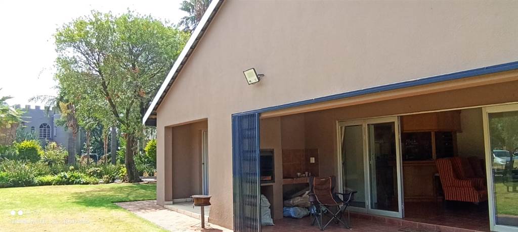 3 Bed Townhouse in Vaal Marina photo number 3