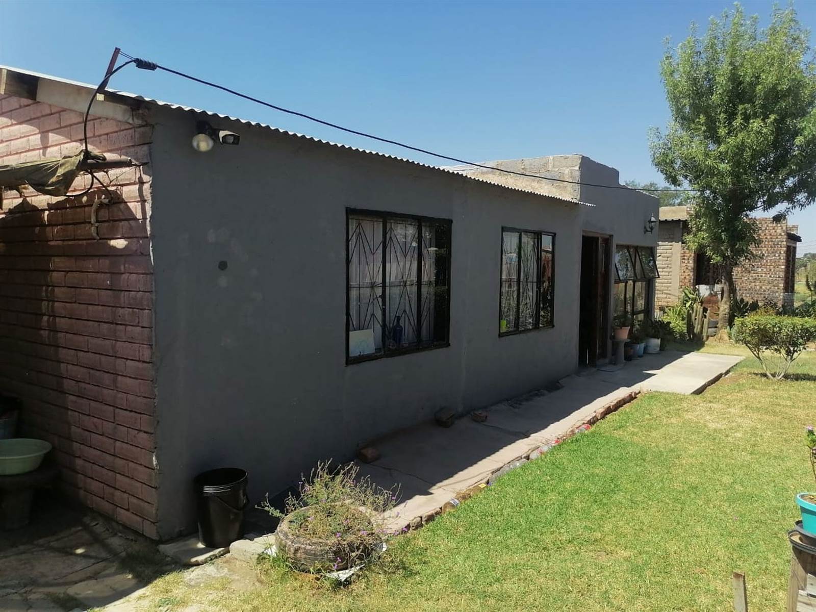 3 Bed House in Bloemfontein photo number 3