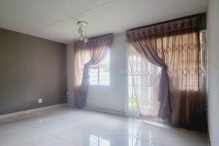 3 Bed Townhouse in Ormonde photo number 12