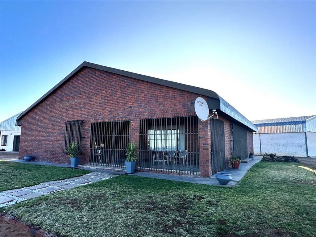 8767 m² Farm in Upington photo number 1