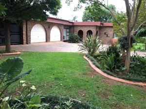 4 Bed House in Flora Gardens