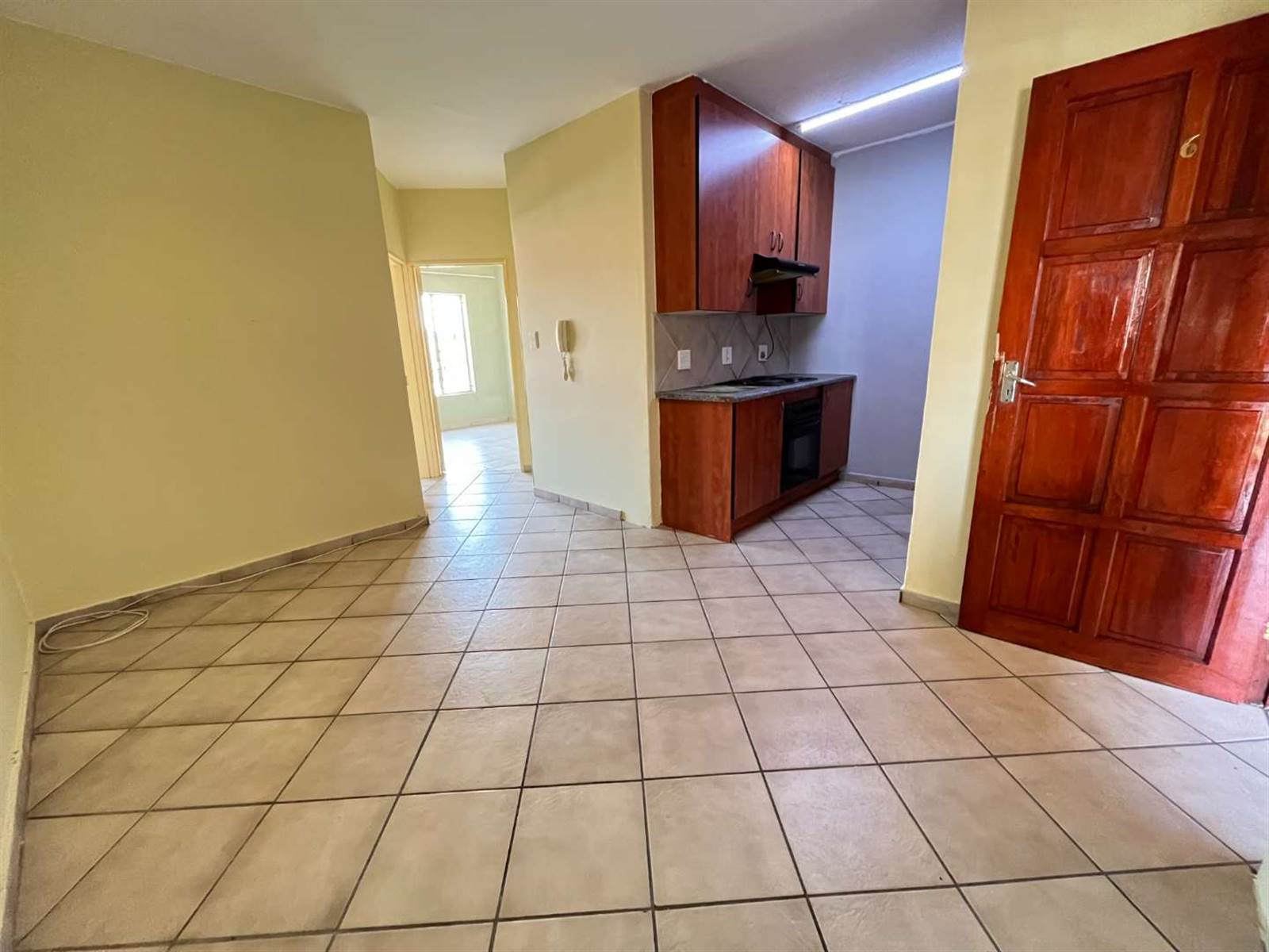 2 Bed Apartment in Randfontein photo number 2