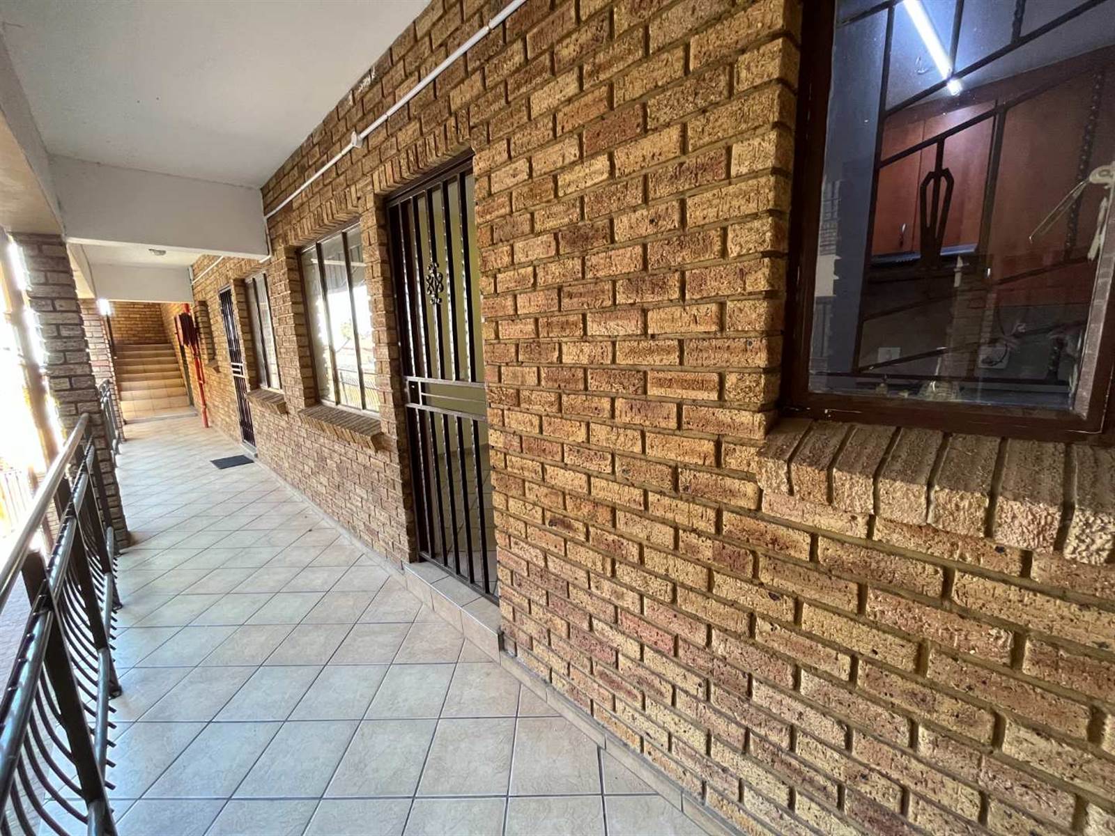 2 Bed Apartment in Randfontein photo number 10