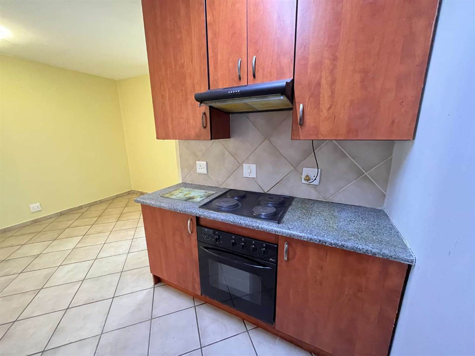 2 Bed Apartment in Randfontein photo number 4