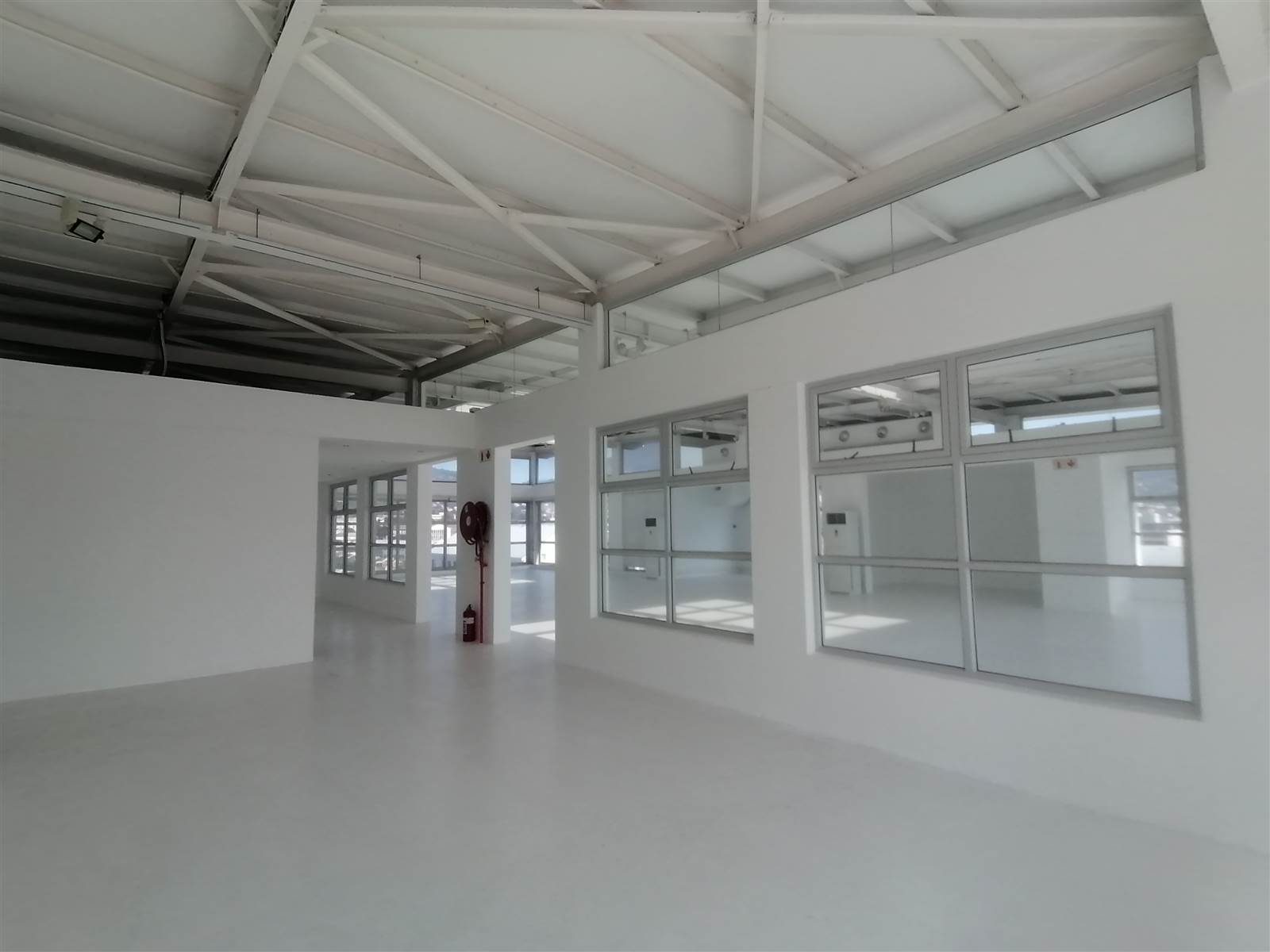 800  m² Commercial space in Vredehoek photo number 9