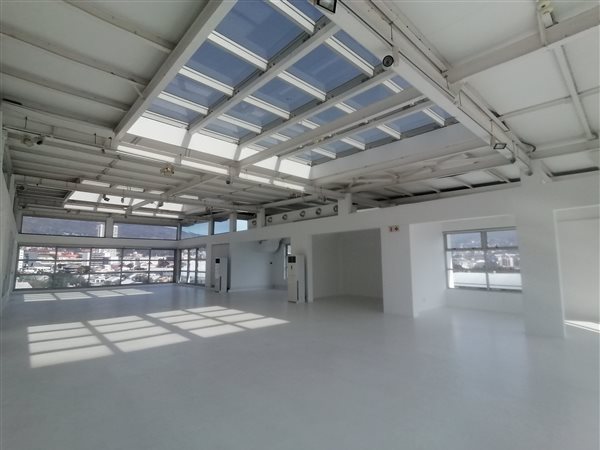 800  m² Commercial space in Vredehoek
