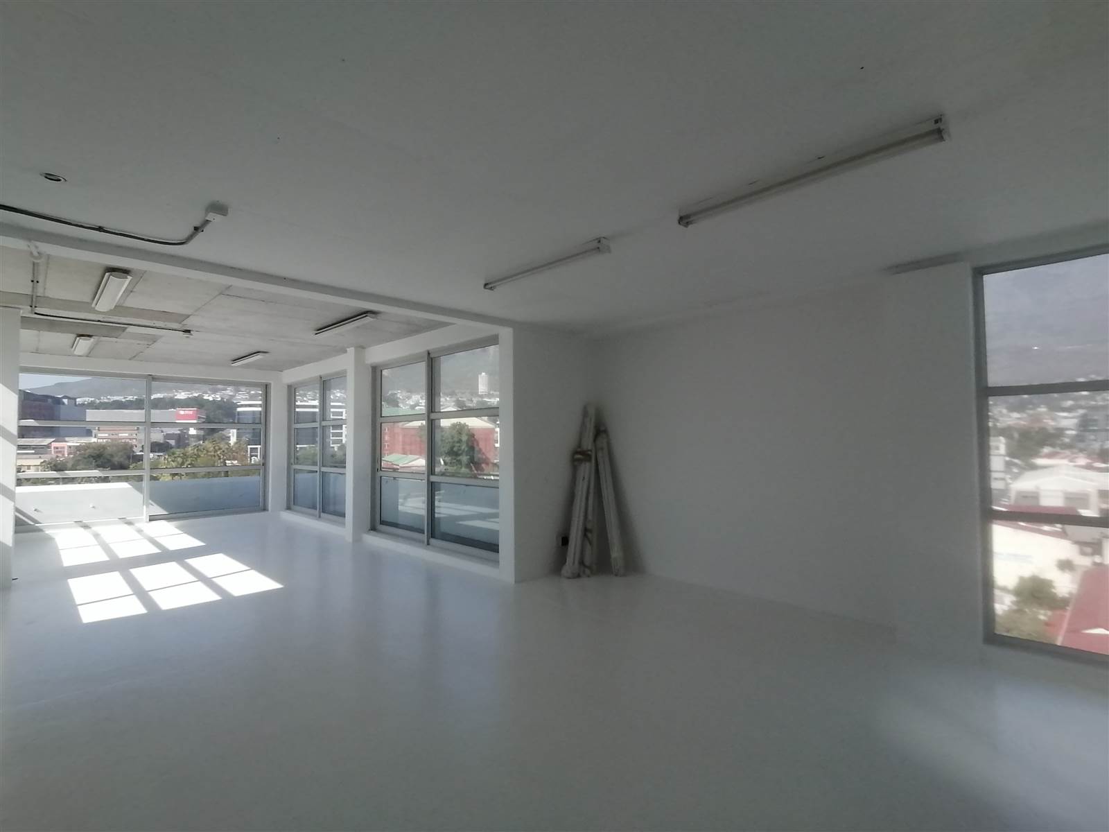 800  m² Commercial space in Vredehoek photo number 7
