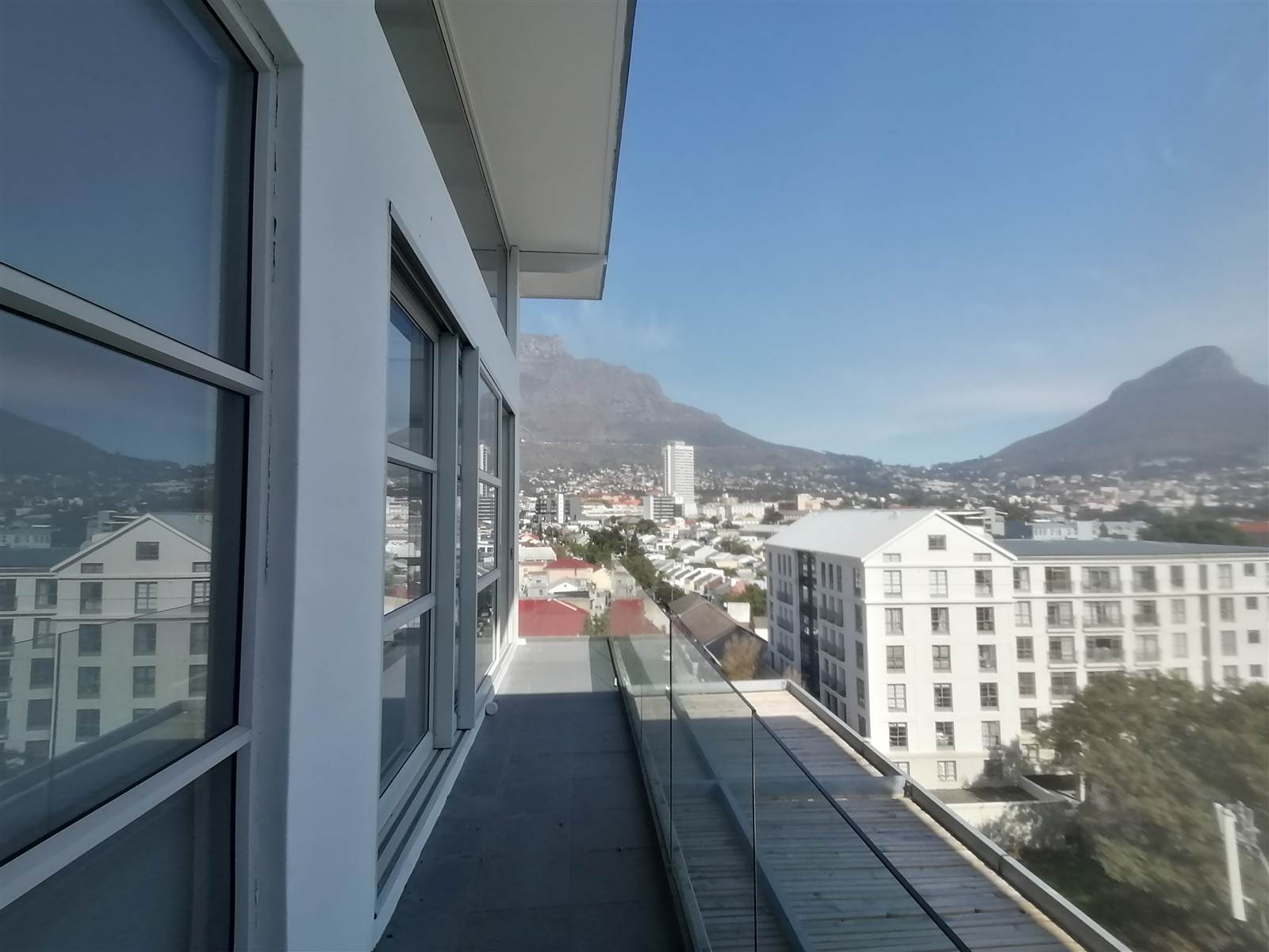 800  m² Commercial space in Vredehoek photo number 17