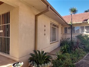 4 Bed House in Flora Gardens