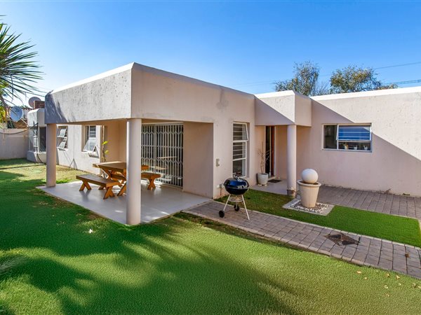 3 Bedroom House 3 Bedroom House