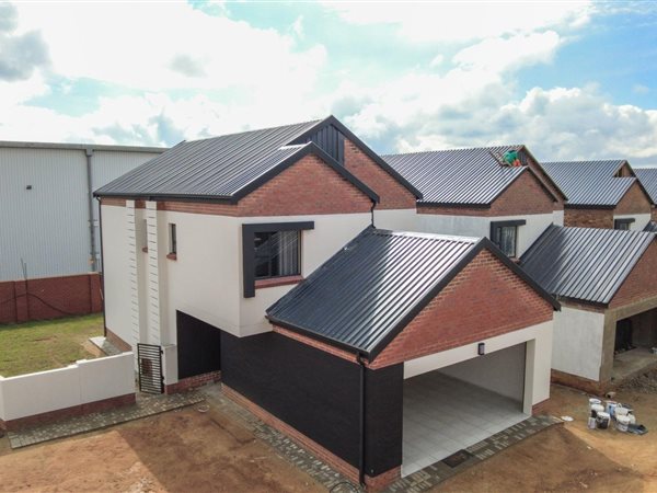 4 Bedroom Townhouse