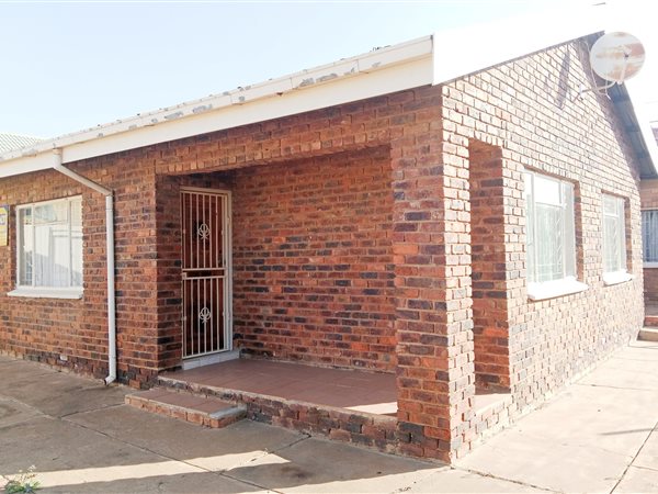 2 Bedroom House 2 Bedroom House