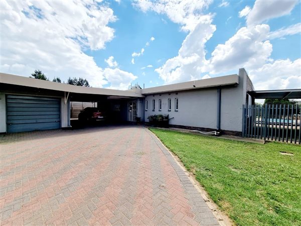 4 Bedroom House 4 Bedroom House