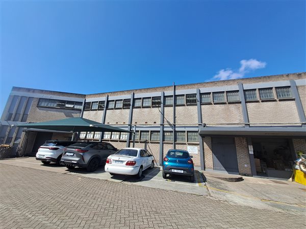 652  m² Industrial space