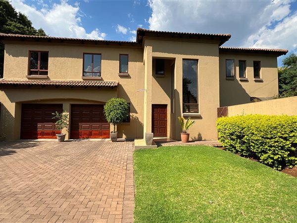 4 Bed House in Highveld