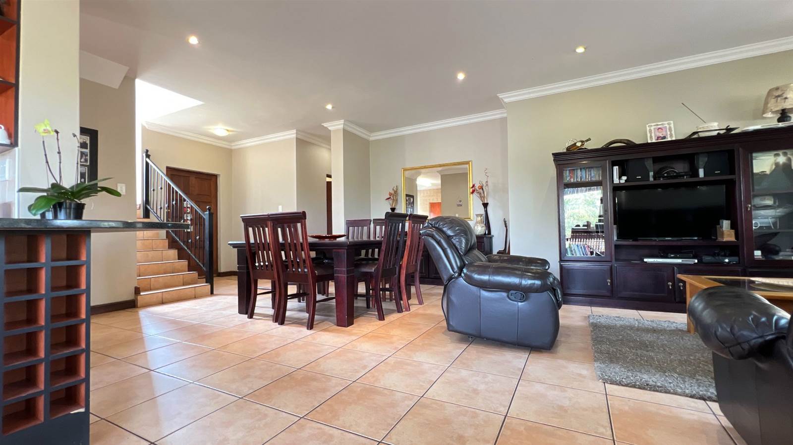 4 Bed House in Highveld photo number 11
