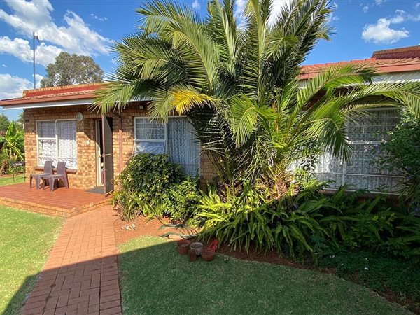 3 Bedroom Townhouse 3 Bedroom Townhouse