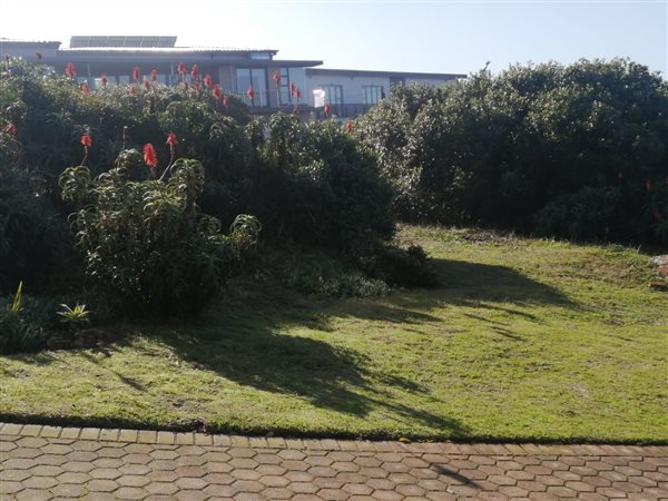 760 m² Land available in Reebok