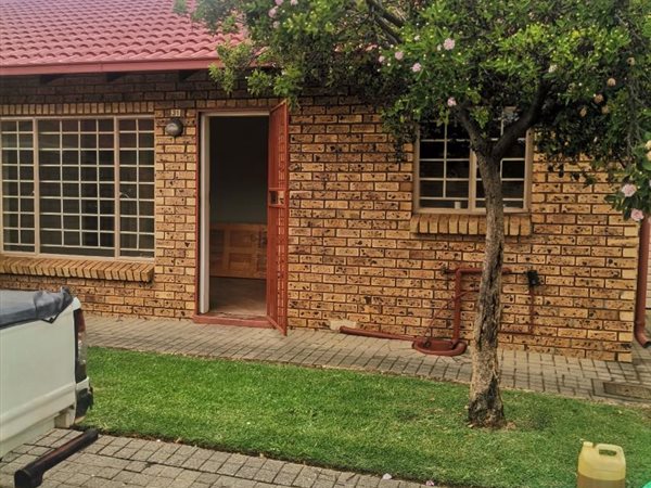 2 Bedroom Townhouse 2 Bedroom Townhouse