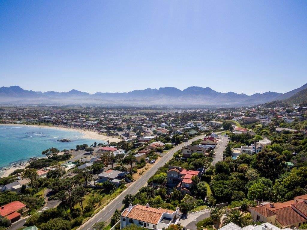 2 Bed House in Gordons Bay Central photo number 18