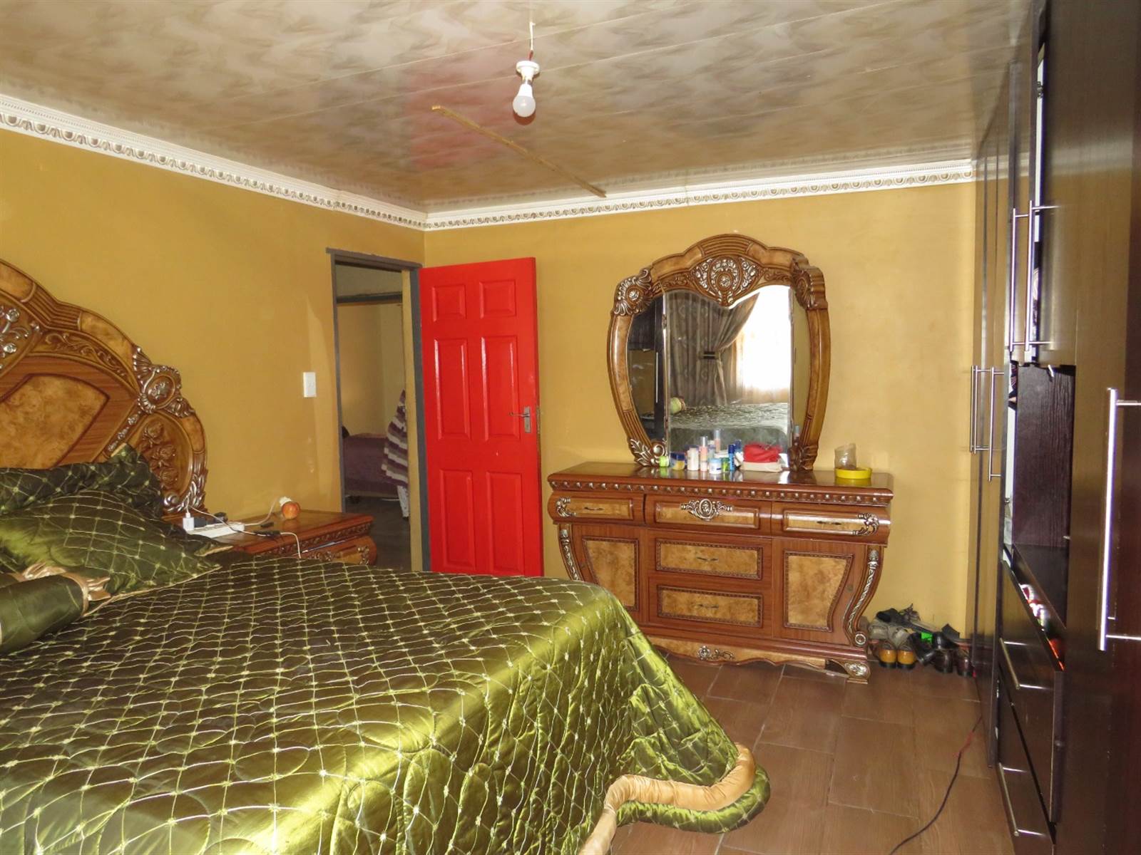 5 Bed House in Ezibeleni photo number 6