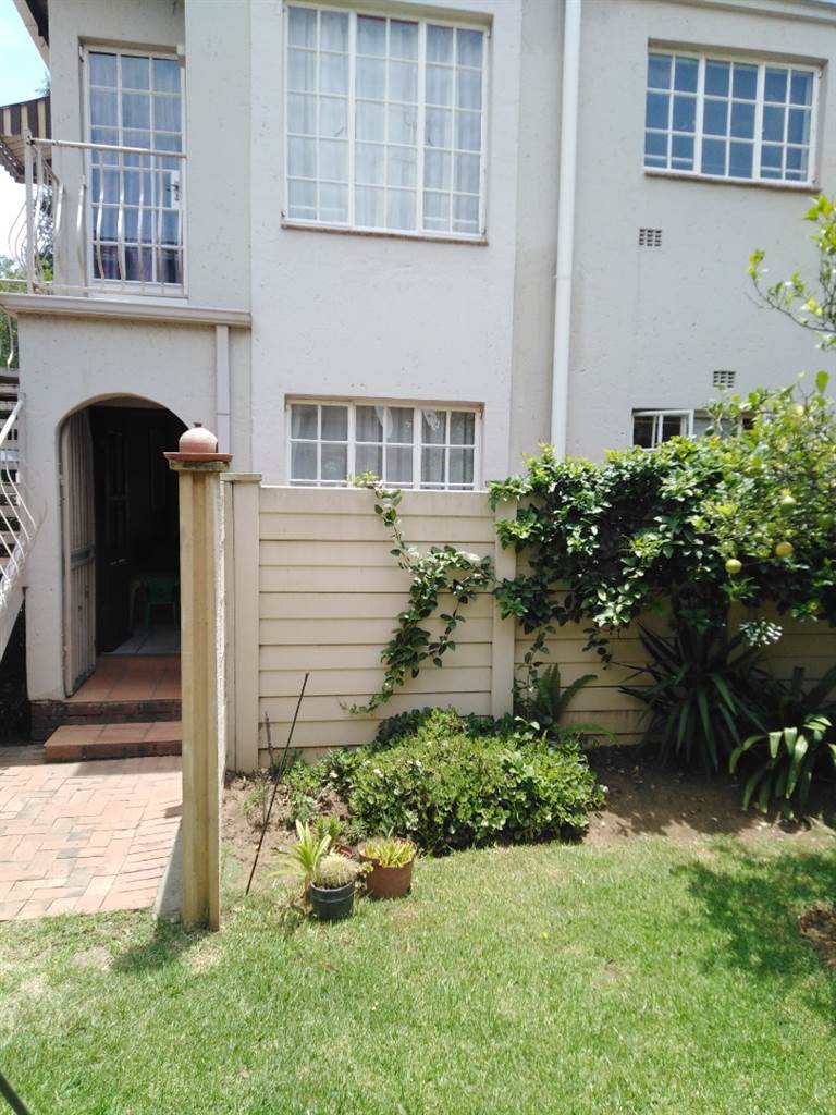 3 Bed Townhouse in Lambton photo number 1