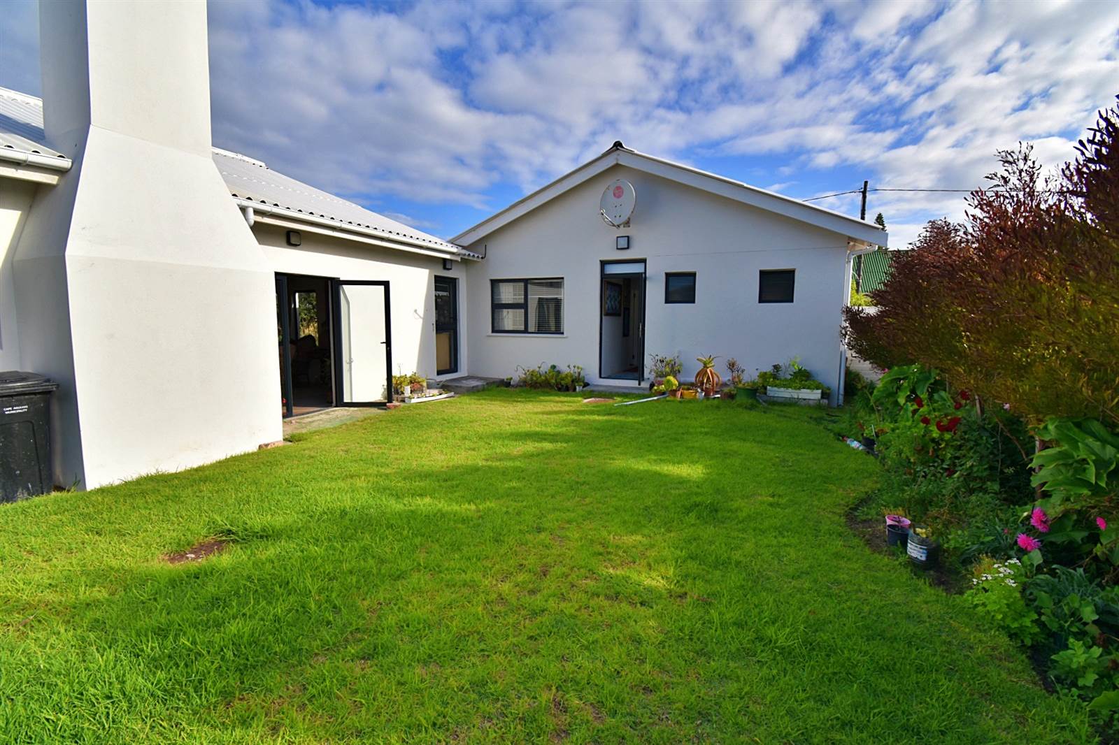 4 Bed House in Struisbaai photo number 18