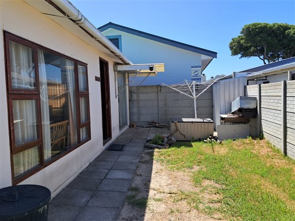 2 Bedroom House 2 Bedroom House