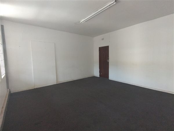 25  m² Commercial space