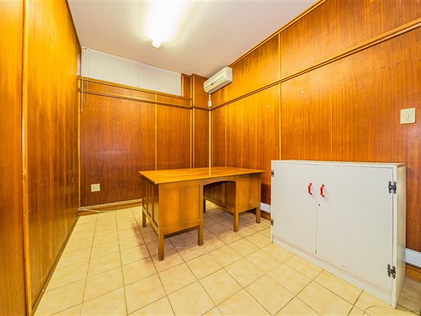 8.5  m² Office Space in Paarl