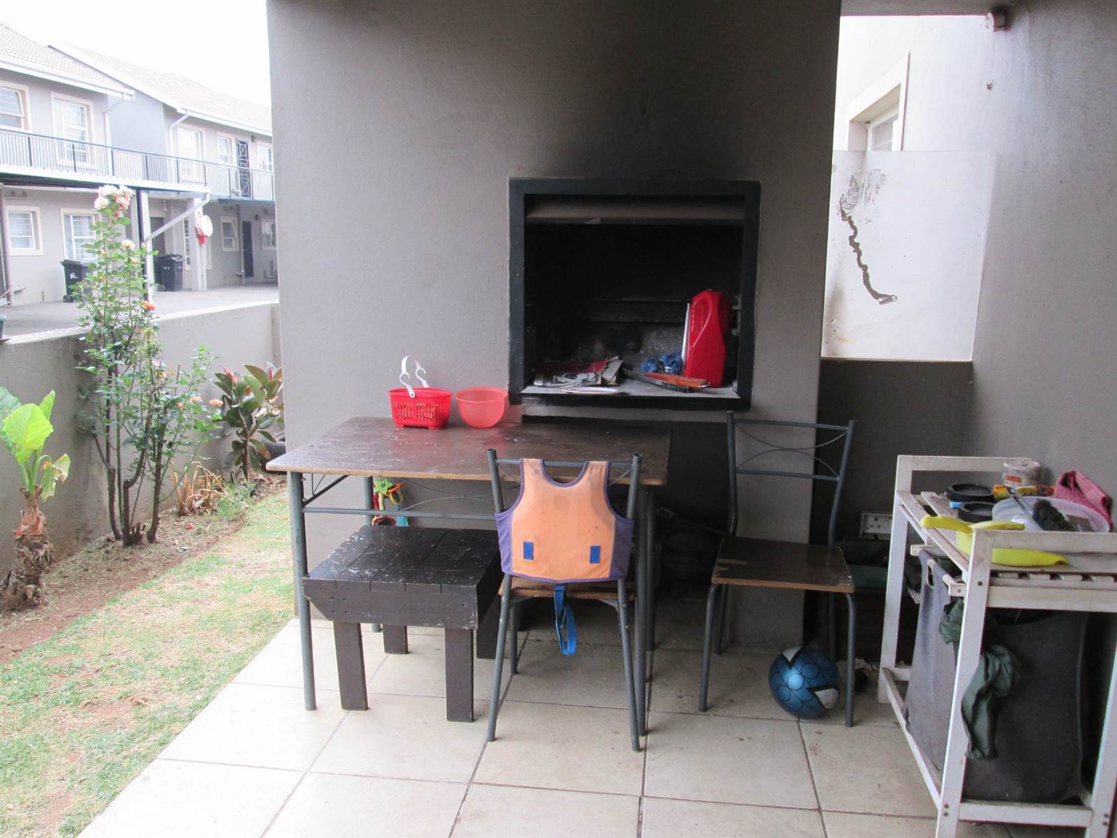 2 Bed Townhouse in Brenthurst photo number 5