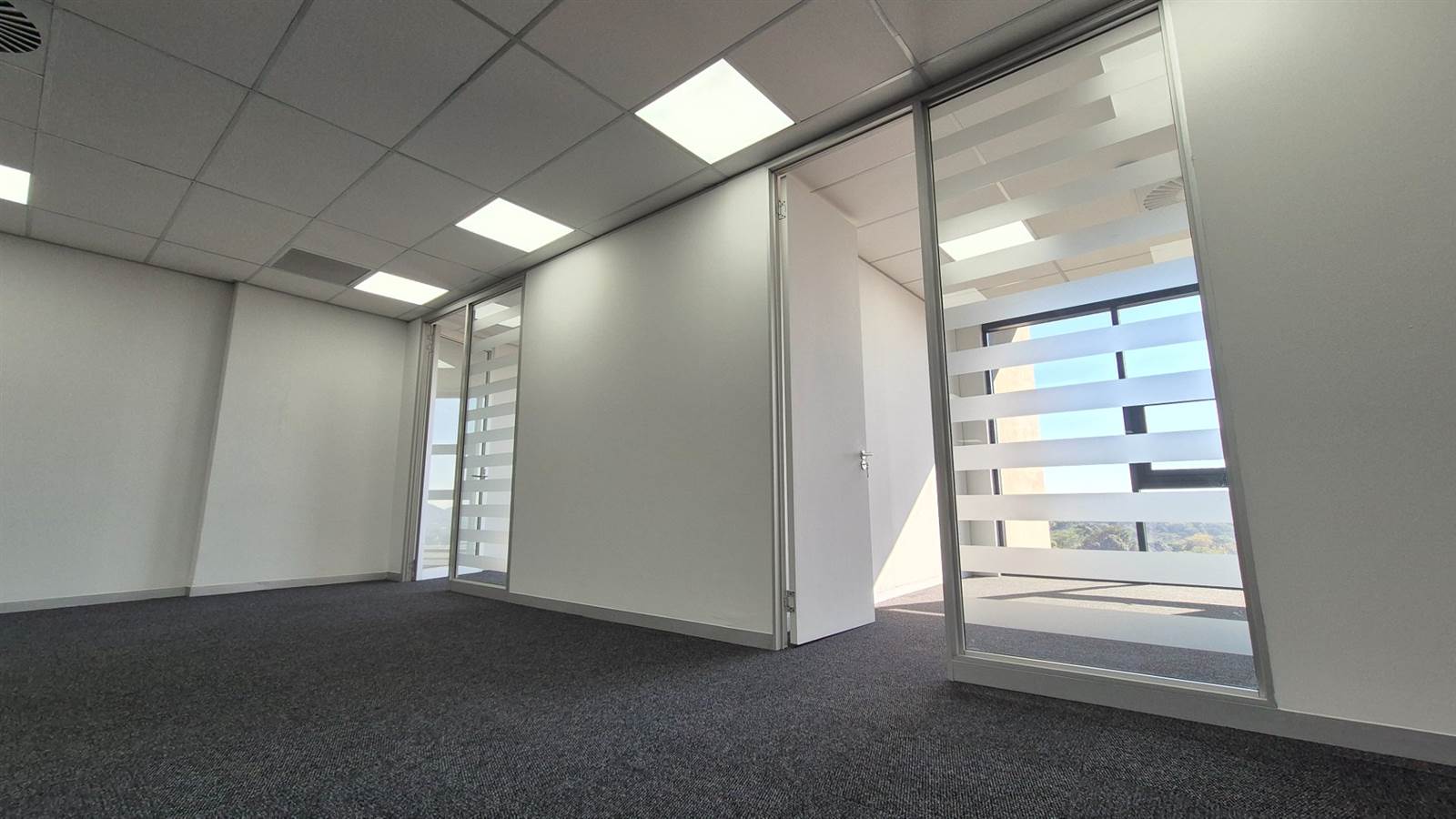 311  m² Office Space in Menlyn photo number 12