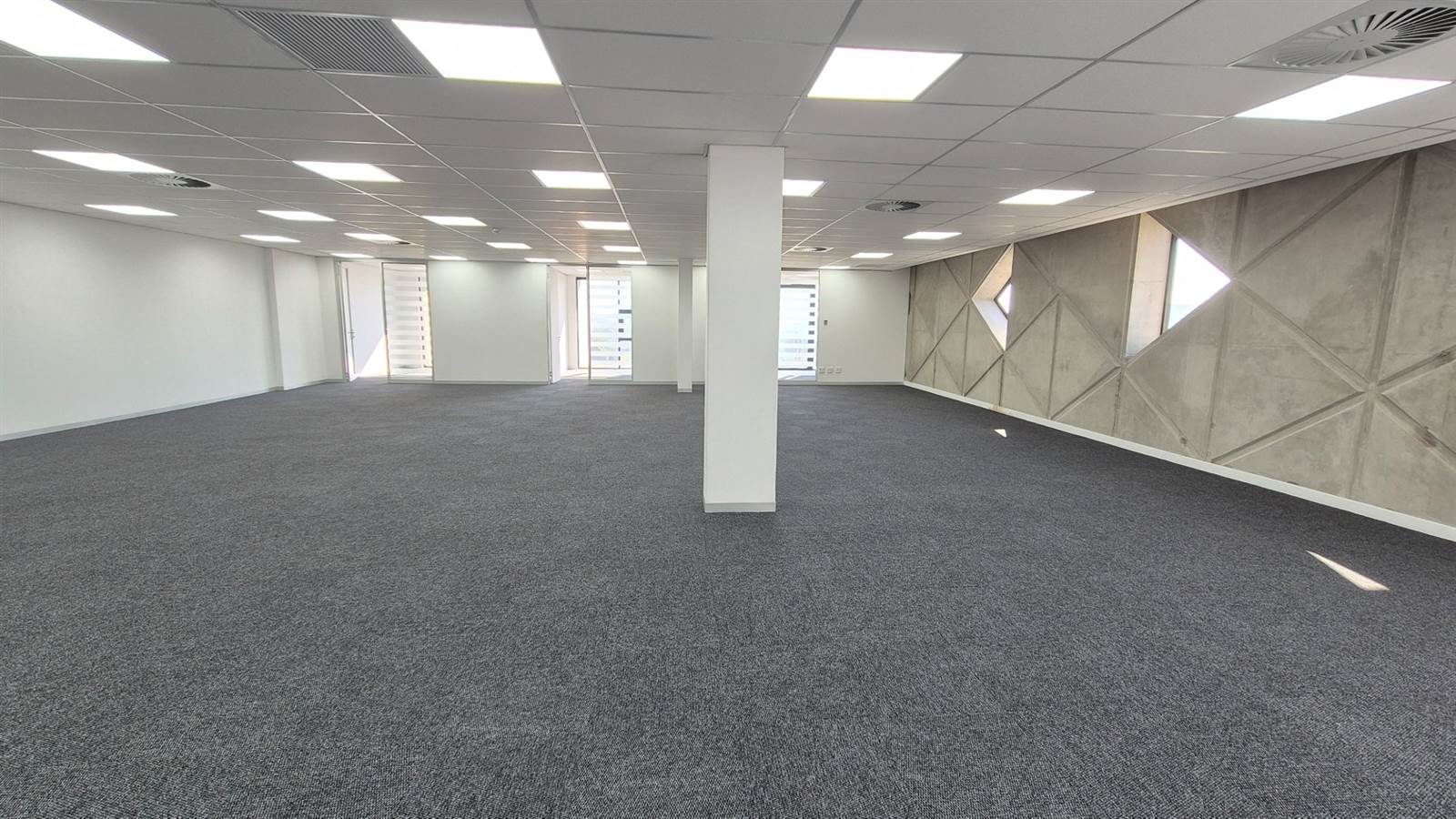 311  m² Office Space in Menlyn photo number 7