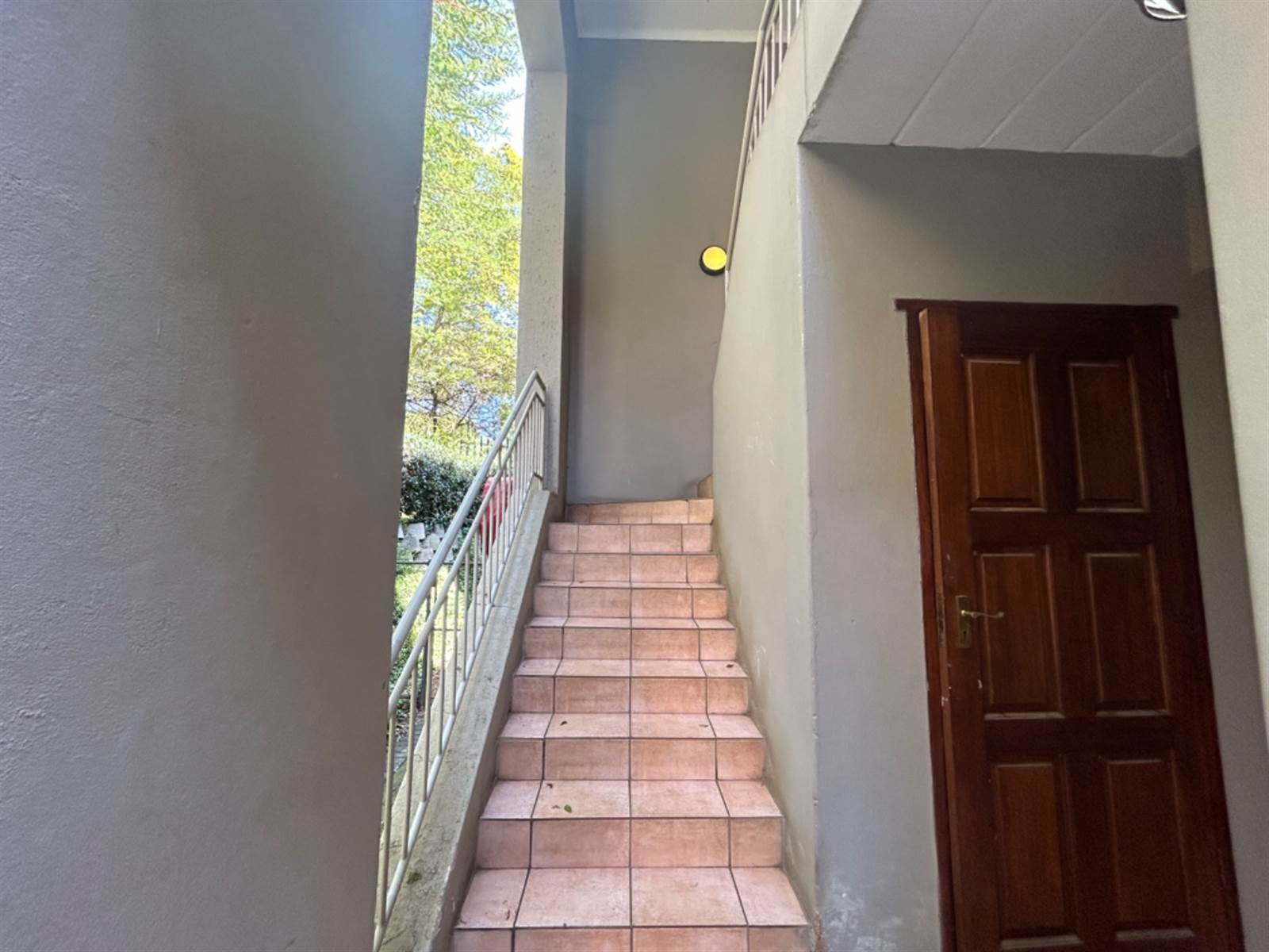 2 Bed Townhouse in Constantia Kloof photo number 5