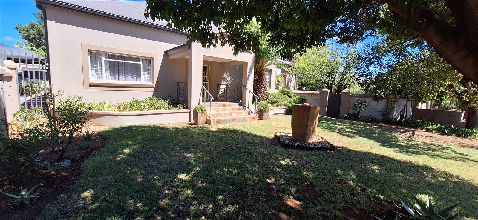 4 Bed House in Aliwal North photo number 1