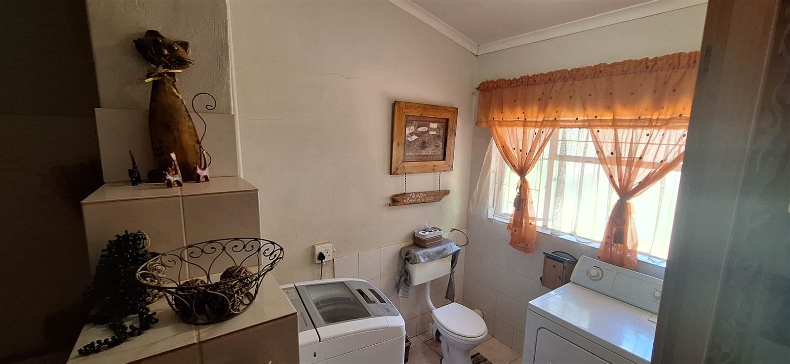 4 Bed House in Aliwal North photo number 10