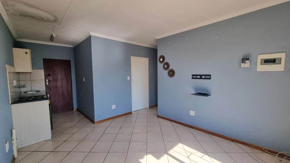 2 Bed House in Olievenhoutbosch photo number 23