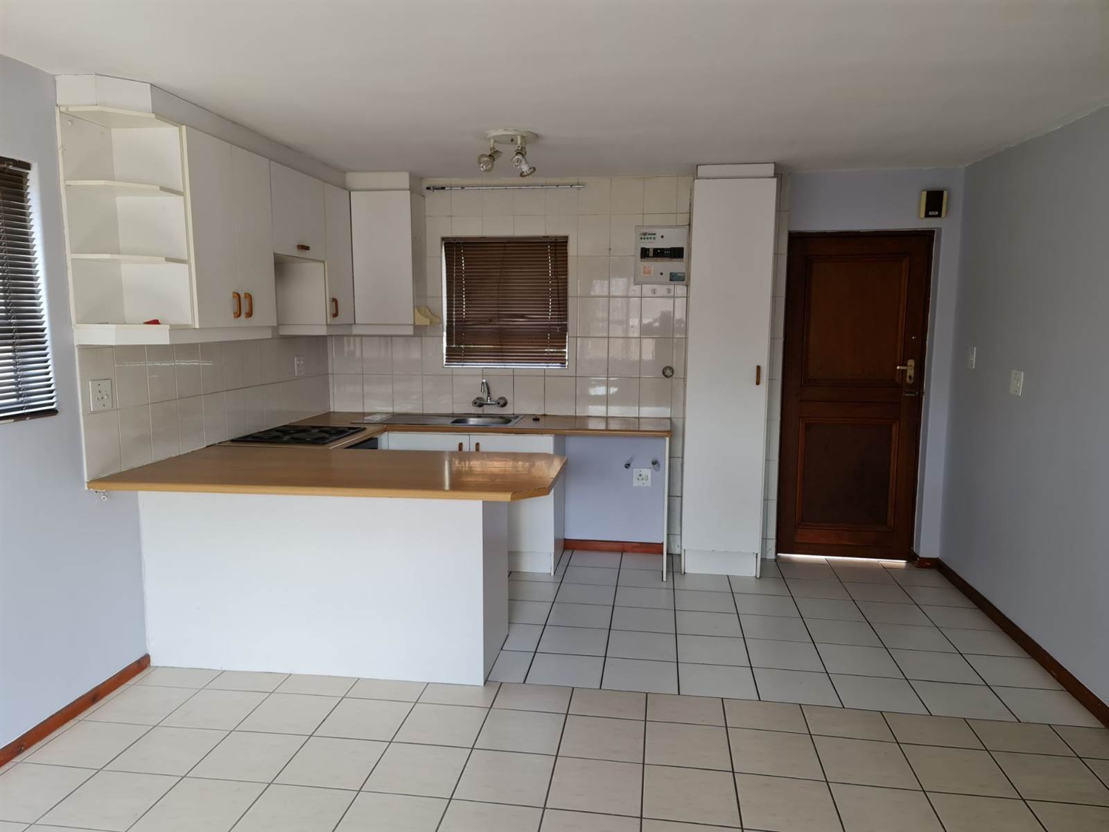 1 Bed Apartment in Bellville Central photo number 5