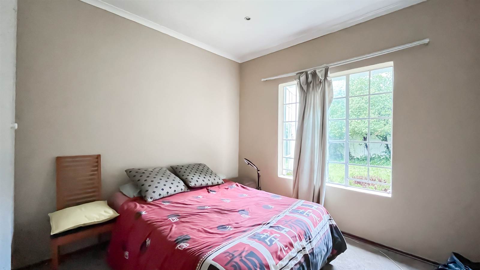 3 Bed Townhouse in Craighall Park photo number 16