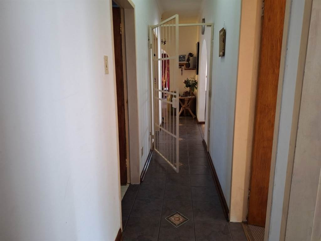 4 Bed House in Harrismith photo number 8