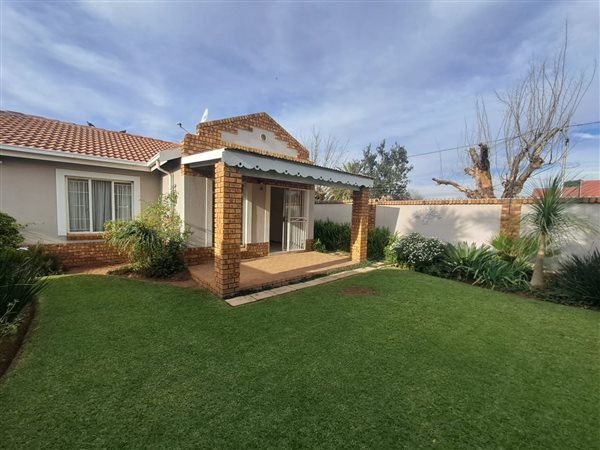 3 Bedroom Townhouse 3 Bedroom Townhouse