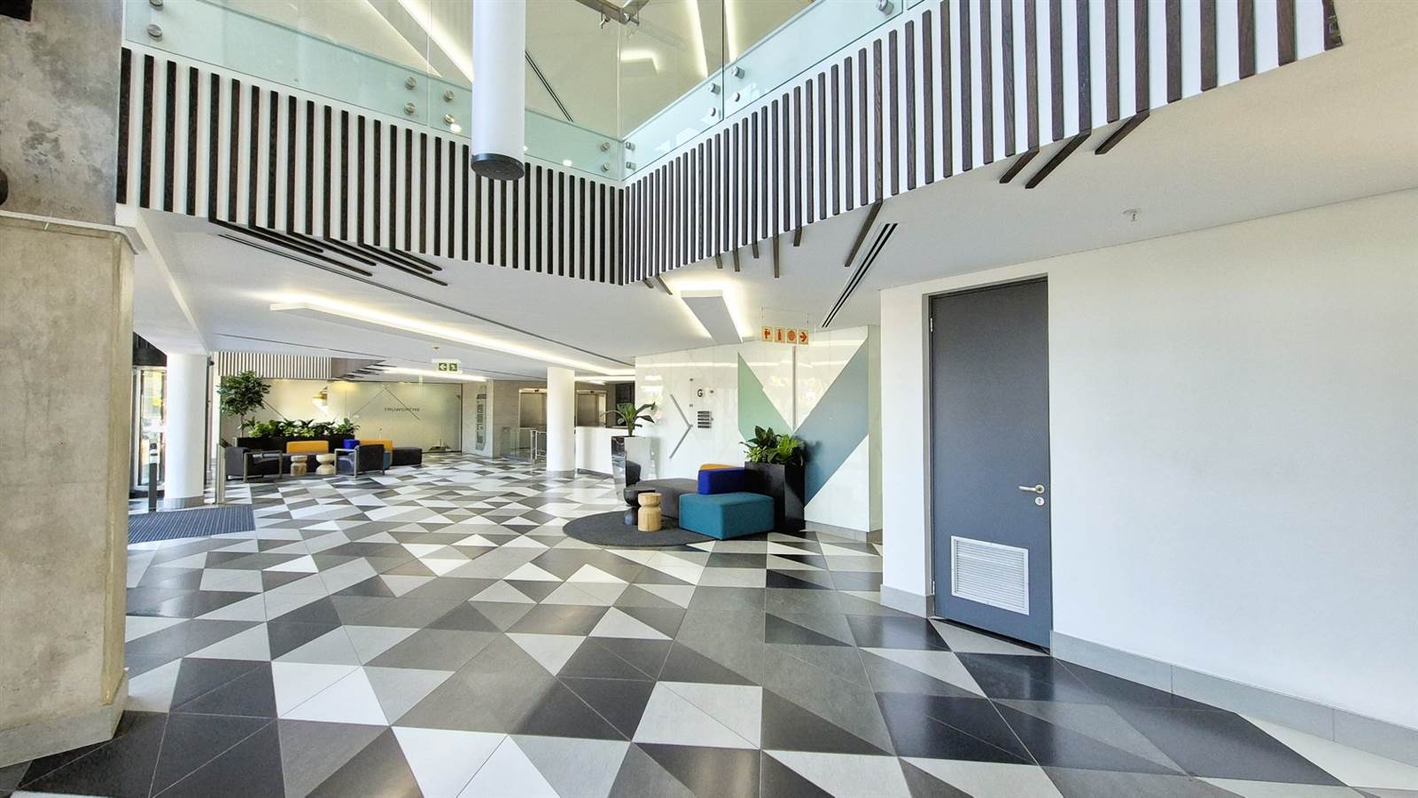 275  m² Office Space in Menlyn photo number 15