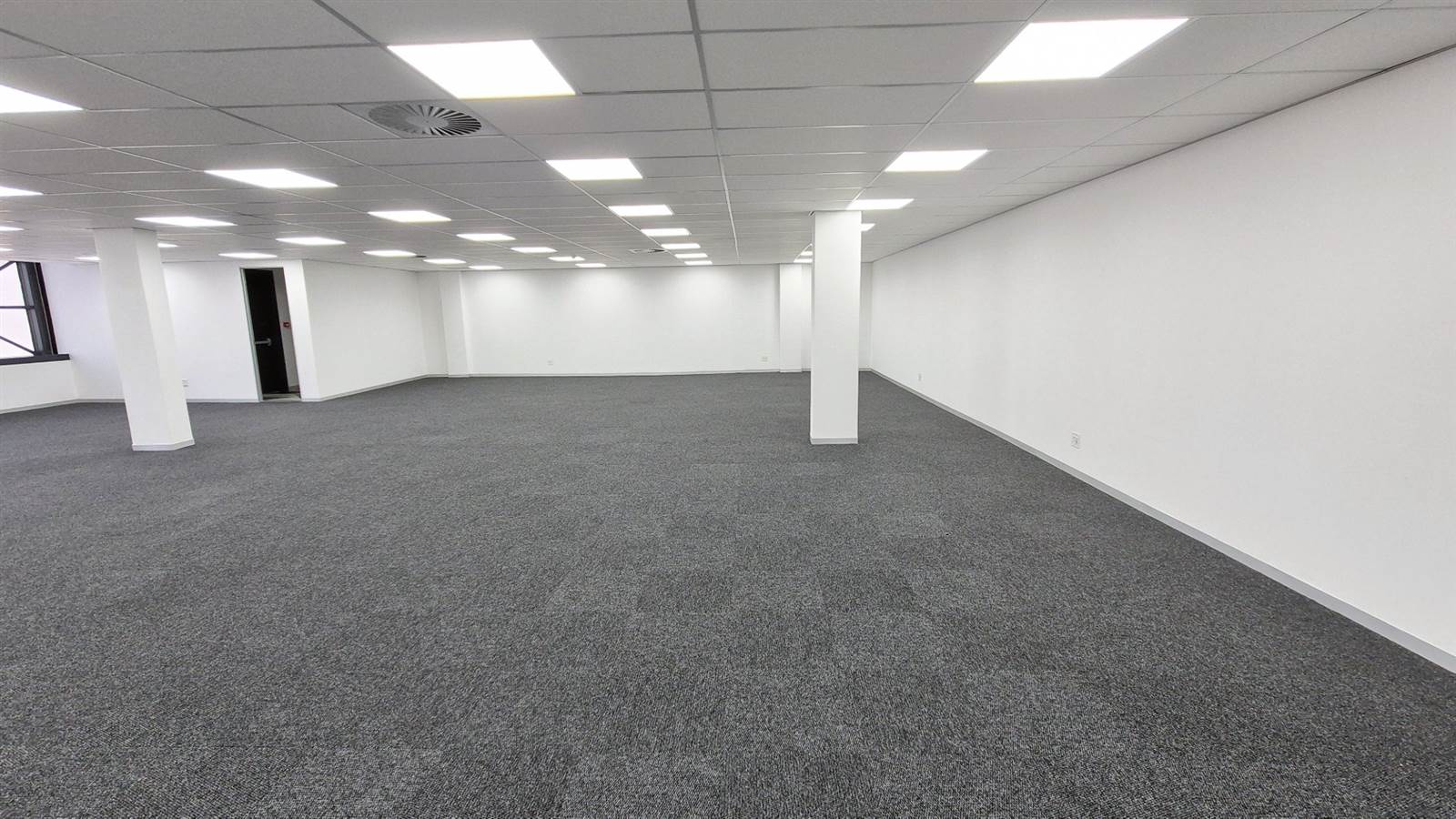 275  m² Office Space in Menlyn photo number 7
