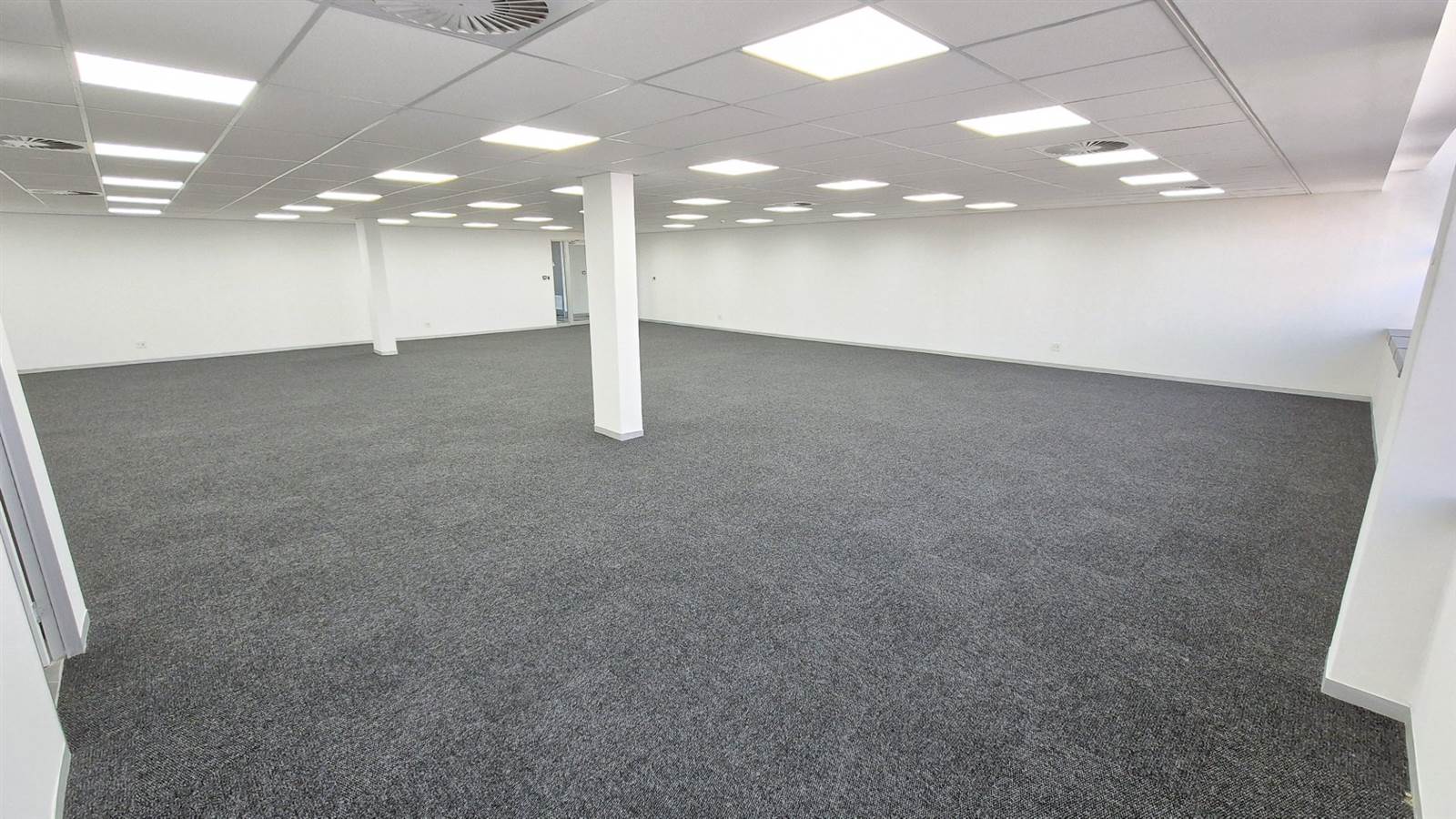 275  m² Office Space in Menlyn photo number 12