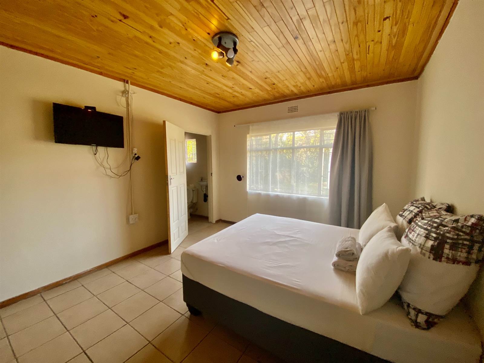 9 Bed House in Paulpietersburg photo number 15