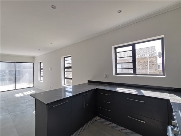 3 Bedroom Townhouse 3 Bedroom Townhouse