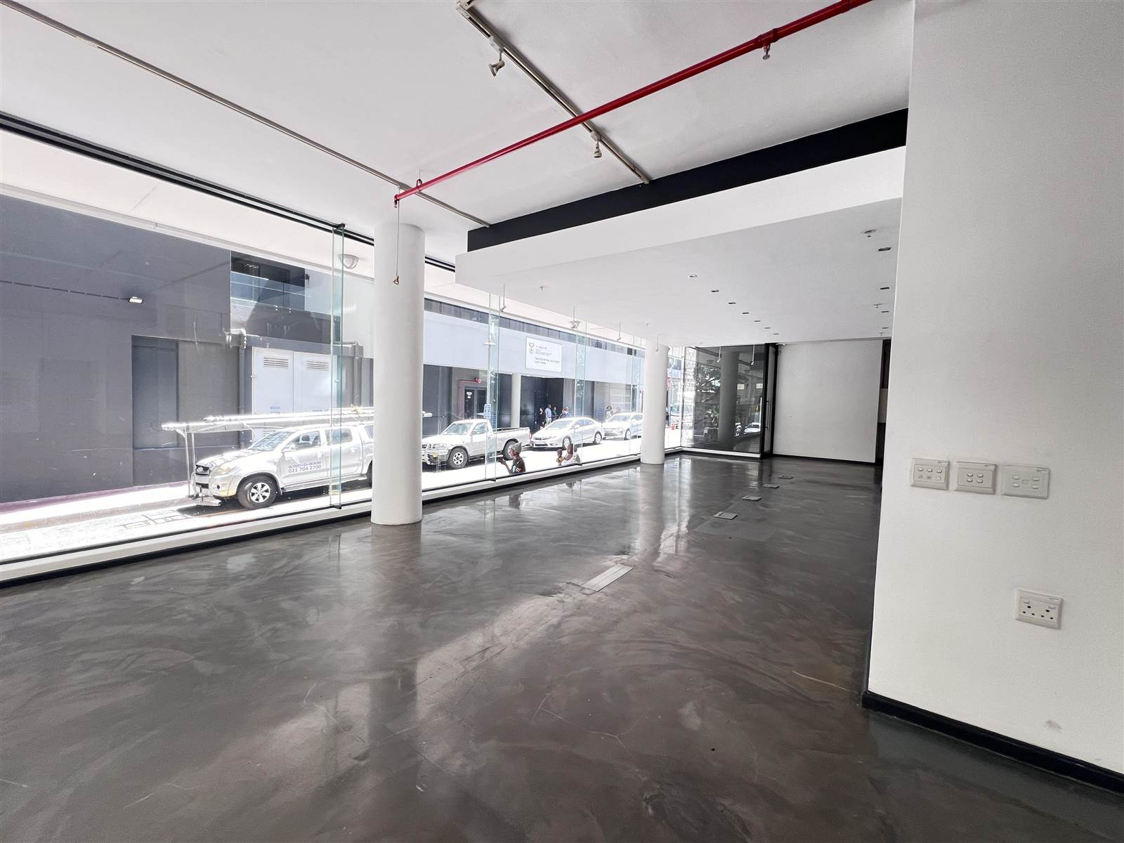 680  m² Retail Space in Cape Town City Centre photo number 2